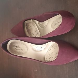 Plum velvet pumps size 7w